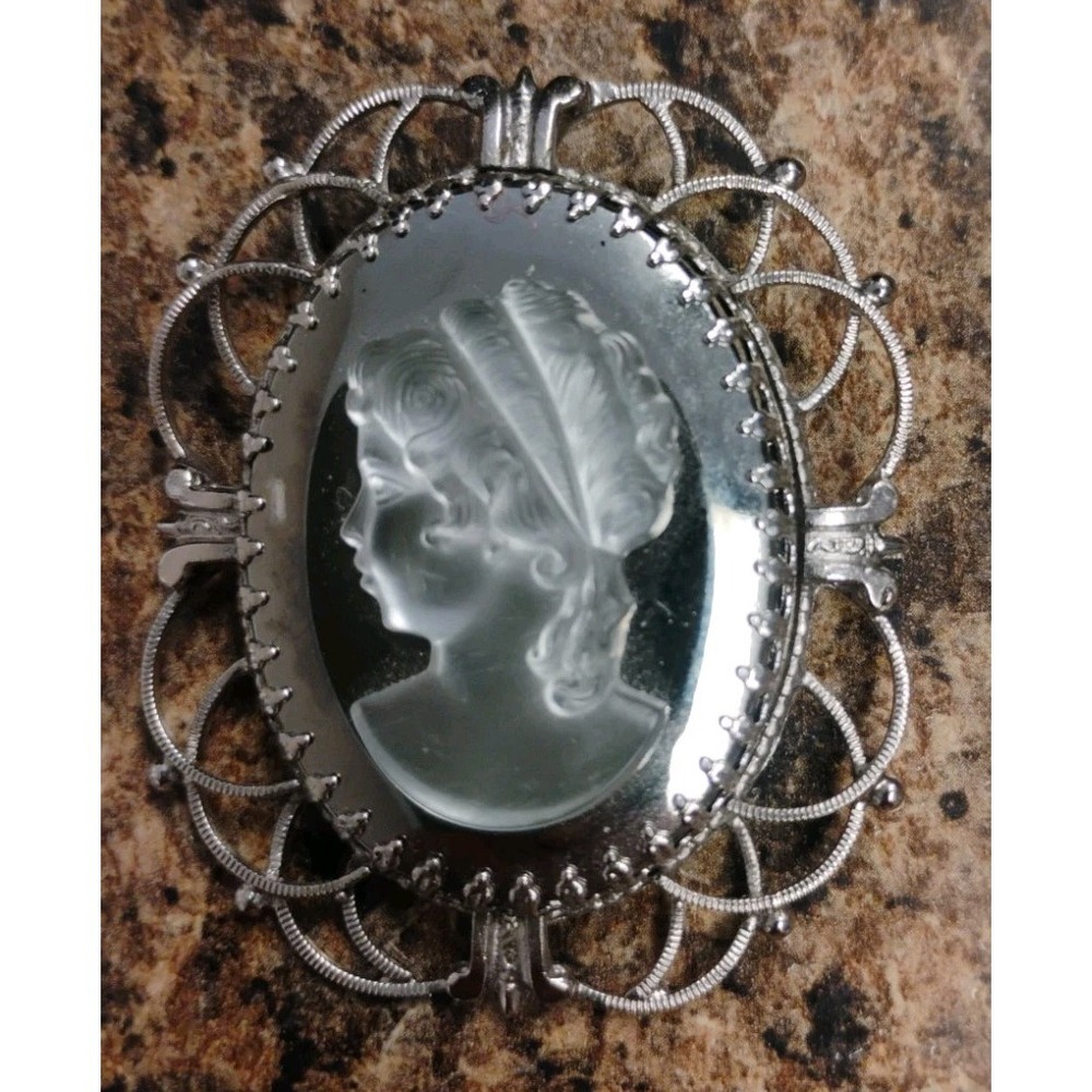 Whiting & Davis Mirrored Cameo Jewelry Set Brooch Clip Earrings Vintage 3D